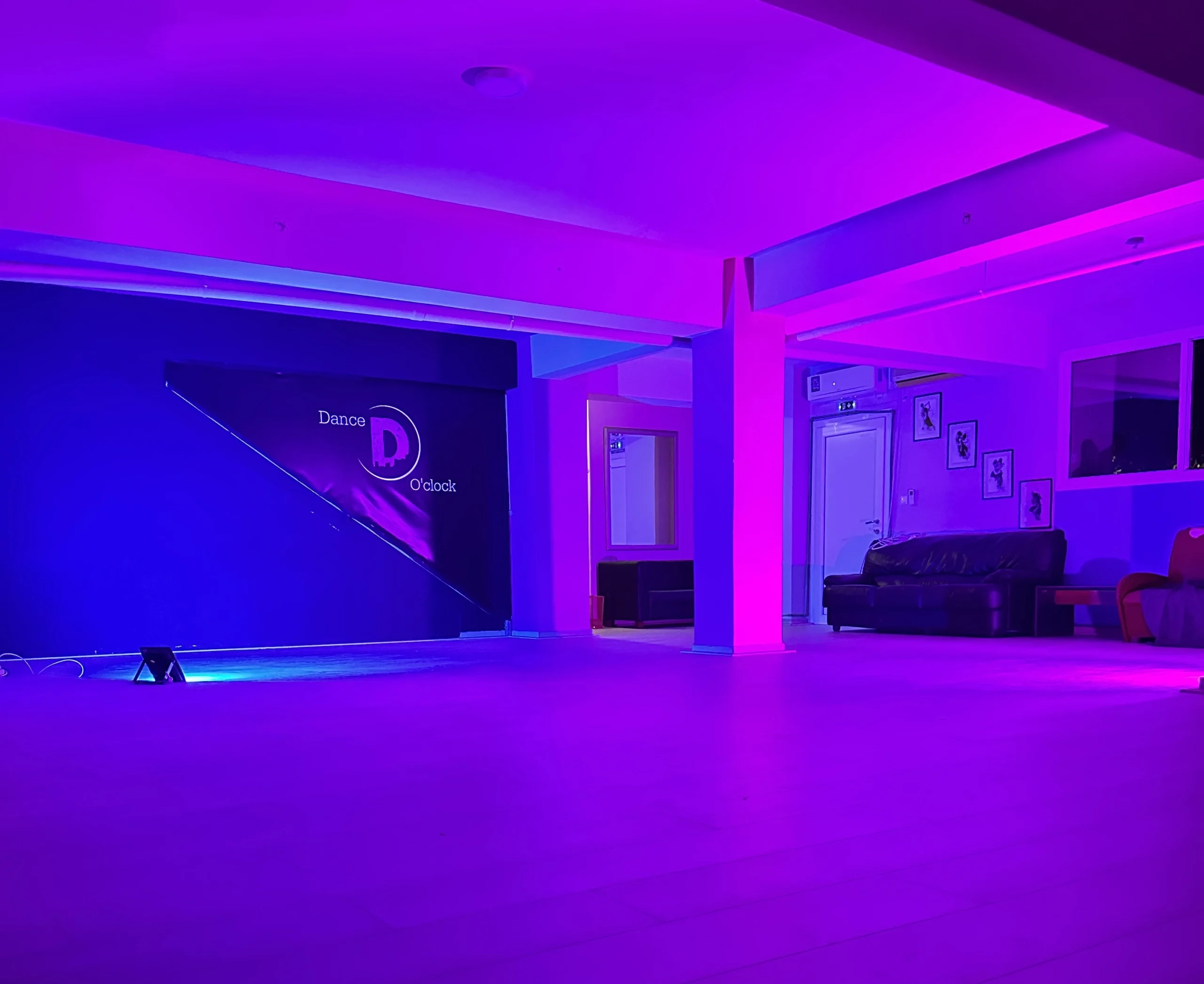 danceoclock_alter_classroom