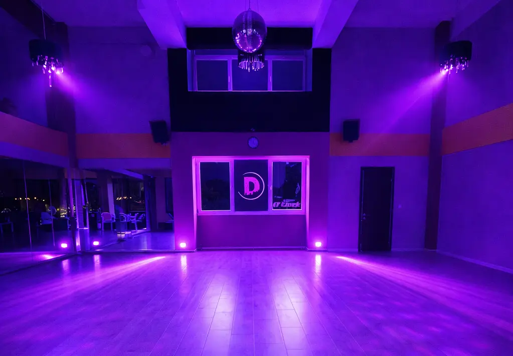 danceoclock_main_classroom